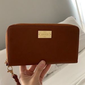BRAND NEW NANETTE WALLET ! ✨